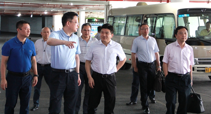 邱繼興副市長調(diào)研公交改革